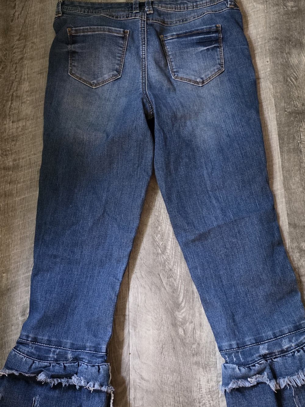 Versona Dark Blue Ruffled Hem Cropped Jeans - Picture 4 of 5